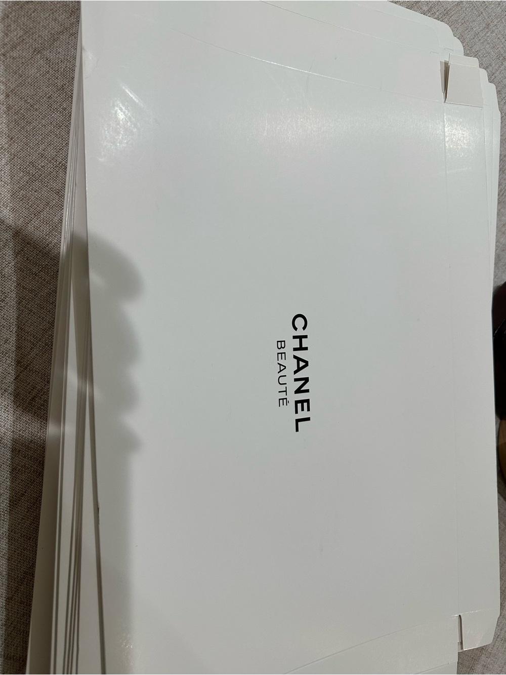 CHANEL White Beauté Branded Gift Box 30pcs Bundle